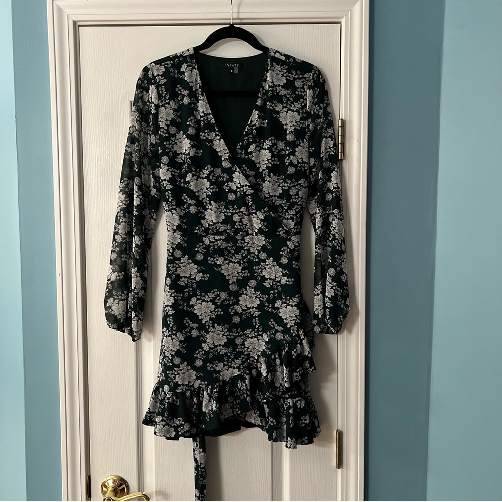 1 state green and white floral dress